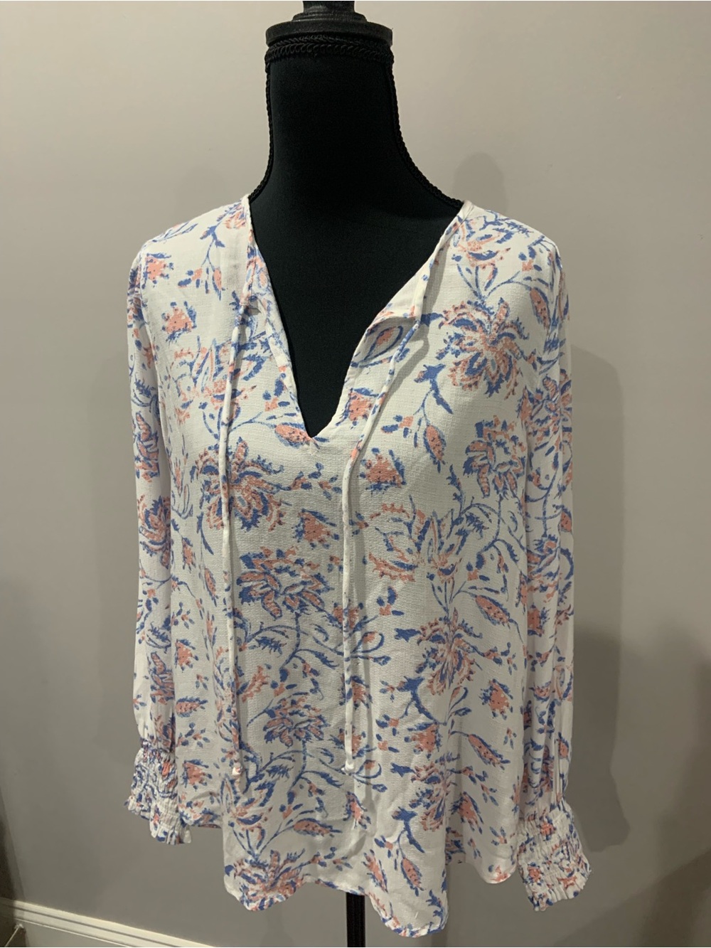 Lucky Brand White Floral Split-Neck Tunic with Blue & Pink